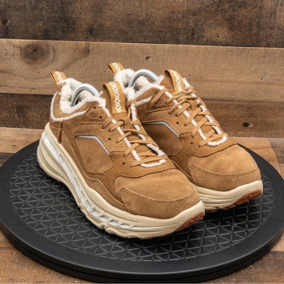 UGG Spill Seam Chestnut Sneakers Men’s Size 9 - Picture 3 of 9